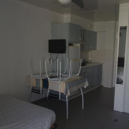 Aparthotel Les Stoechades Hyères Esterno foto