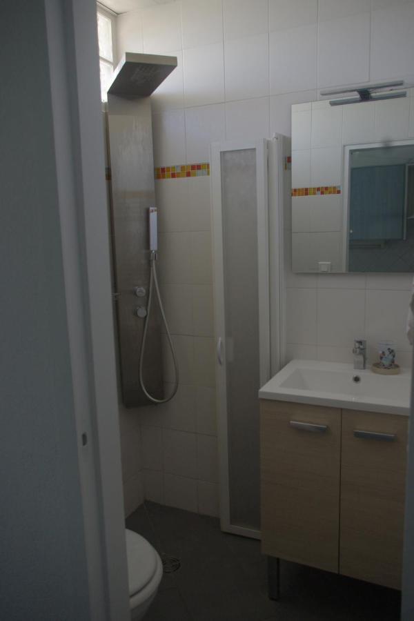 Aparthotel Les Stoechades Hyères Esterno foto